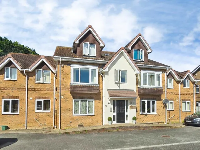 Orchard Close, Freshwater, PO40, photo 1
