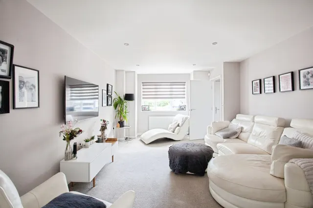 Photo 2 — Moorlands Terrace, Ravenfield, Rotherham
