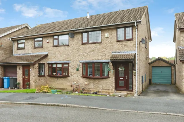 Roydfield Drive, Waterthorpe, S20, photo 1