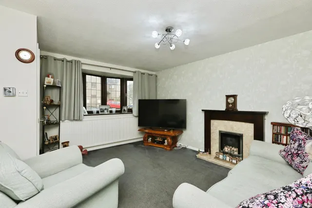 Roydfield Drive, Waterthorpe, S20, photo 2