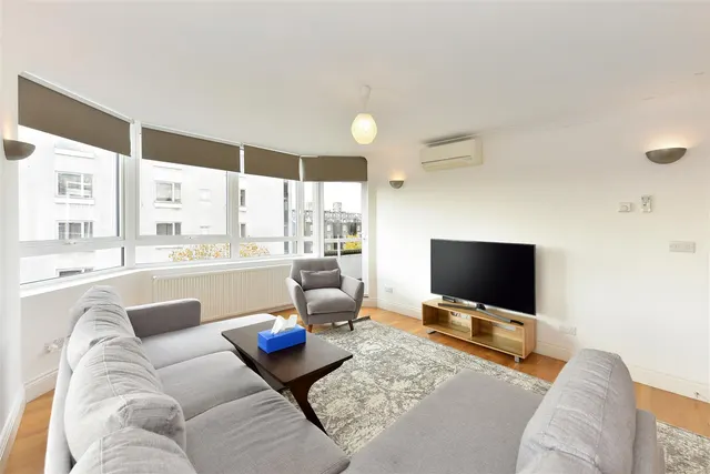 Stunning Views Over The Park, Hyde Park Towers, W2, photo 3