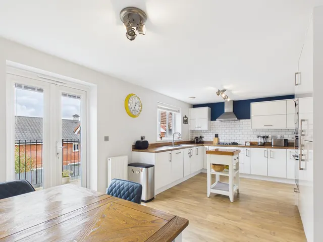 Hazel Tree Grove, Newport, NP20, photo 2