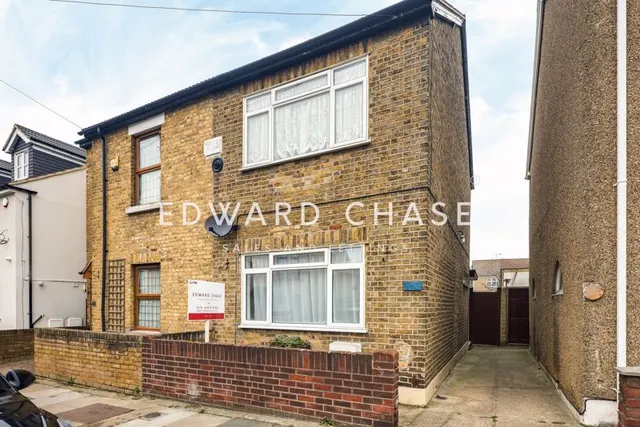 Malvern Road, Hornchurch, RM11, photo 1