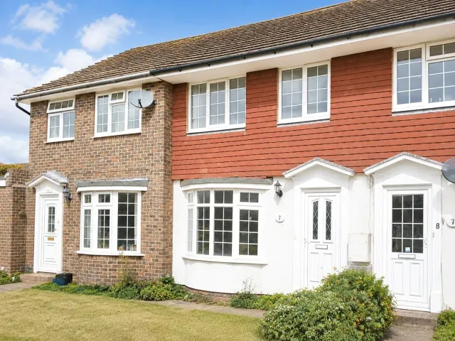 Southerden Close, Hailsham, BN27, photo 1