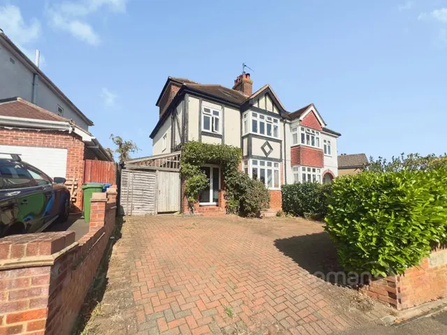 Brighton Road, Aldershot, GU12, photo 1