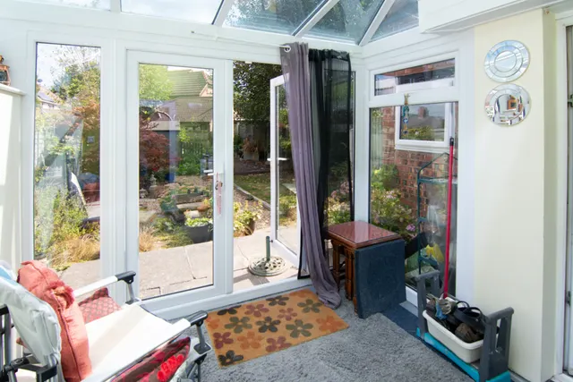 Hindley Crescent, Barnton, CW8, photo 3