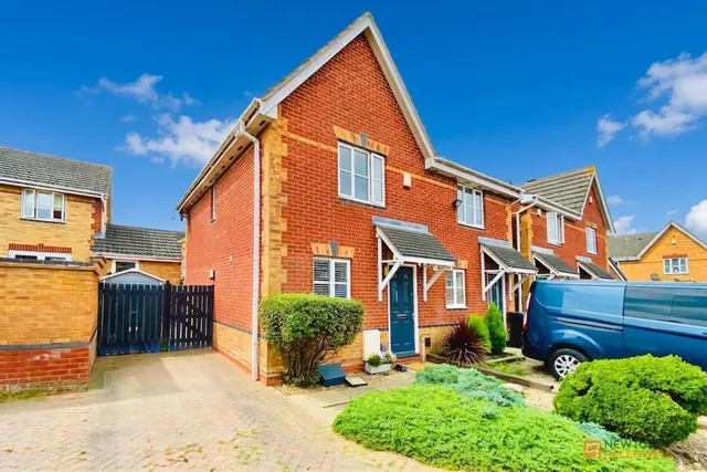 Pretoria Close, Thurcaston Park, LE4, photo 1