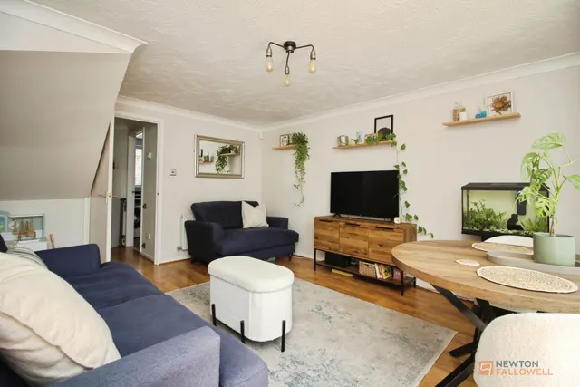 Pretoria Close, Thurcaston Park, LE4, photo 3