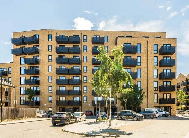 Middle Road, Hanwell, W7, photo 1