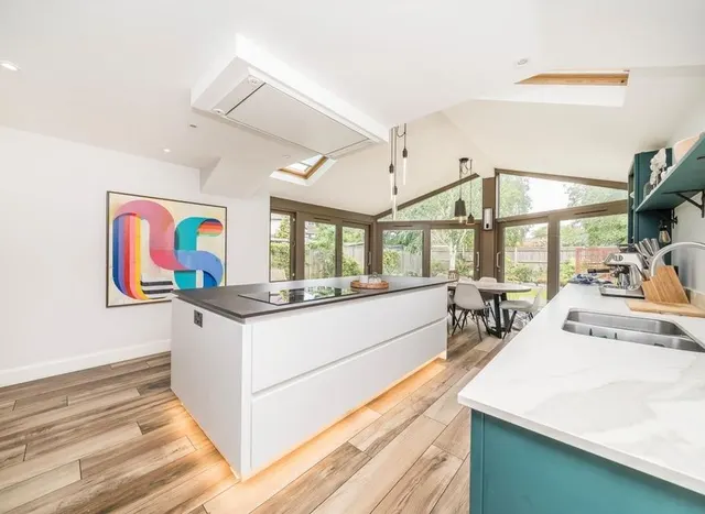 Photo 2 — Portsmouth Road, Thames Ditton, KT7