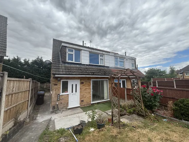 Gilbert Close, DE21, photo 1