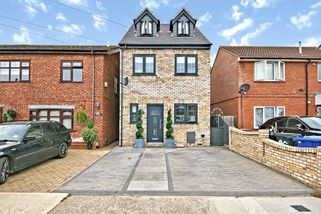 Portsea Road, Tilbury, Thurrock, Essex, RM18, photo 1