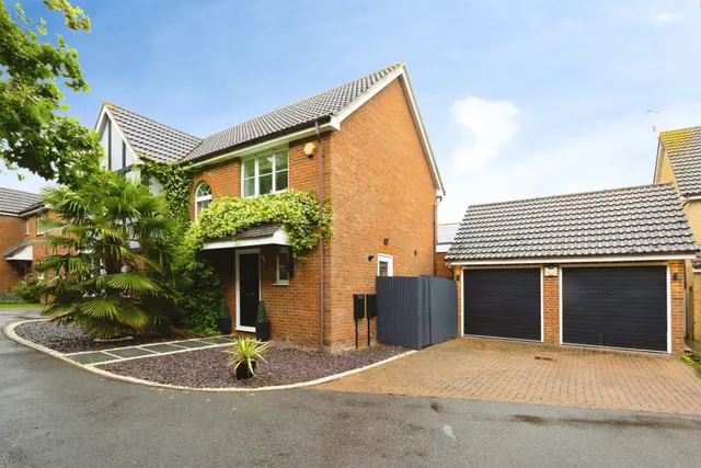 Acorn Close, Kingsnorth, Ashford, photo 1