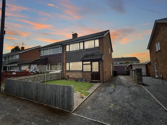 Nelson Way, Muxton, TF2, photo 1