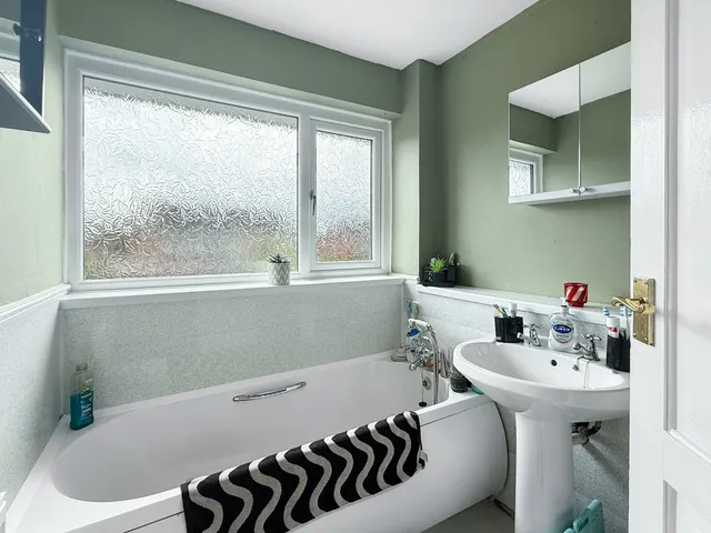 Nelson Way, Muxton, TF2, photo 3