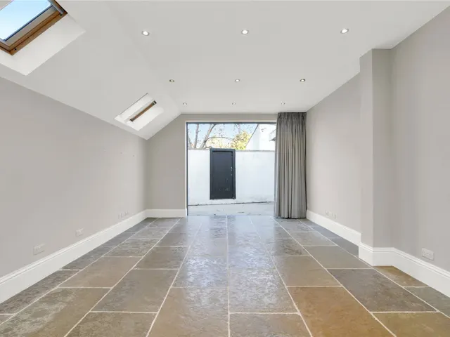 Stephendale Road, London, SW6, photo 2