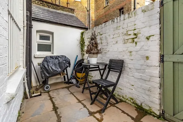 Broad Street, TW11, photo 3