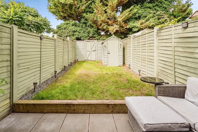 Harkness Road, Burnham, Slough, photo 1