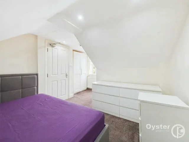 Stretton Way, Borehamwood, WD6, photo 2