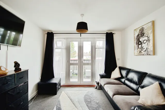 Enstone Road, Enfield, EN3, photo 1