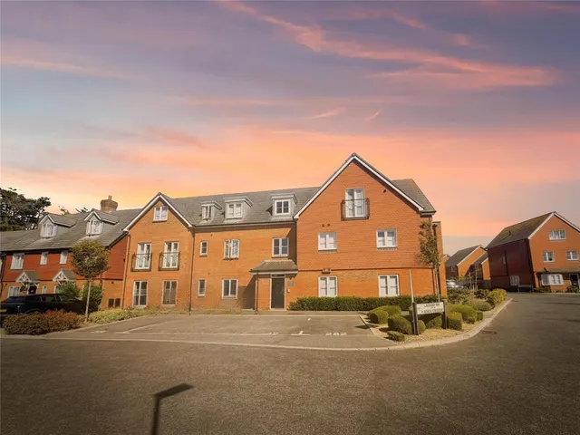 Angmering, BN16, photo 1