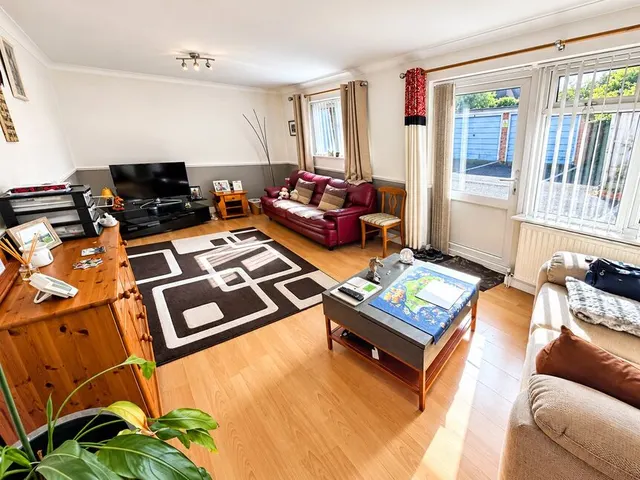 Western Road, SP10, photo 1
