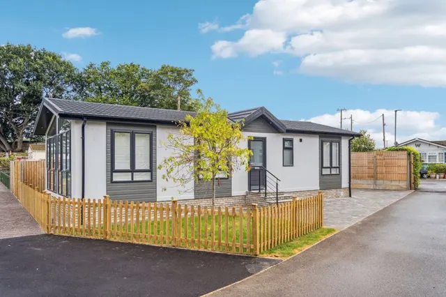 Winchbottom Lane, Little Marlow SL7 3RL, photo 1