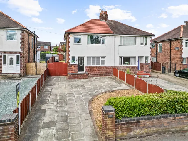 London Road, Stretton, Warrington, Warrington, WA4 5PW, photo 1