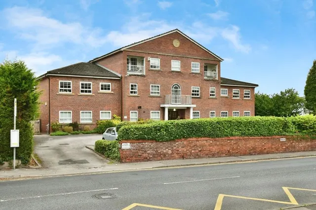 Schools Hill, Cheadle, SK8, photo 1