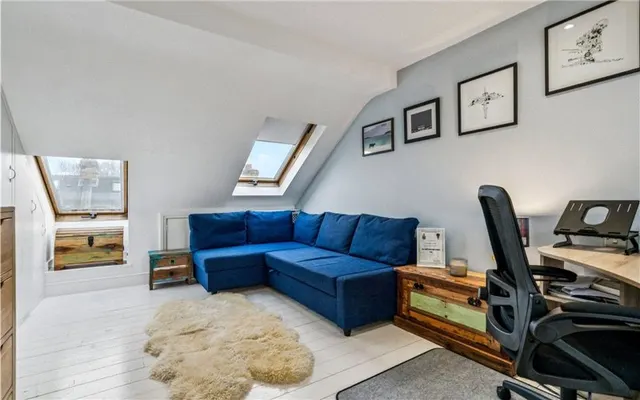 Photo 2 — Buxton Road, Barnes, London, SW14