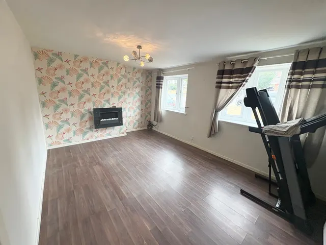 Redwood Drive, Cannock, WS11, photo 2