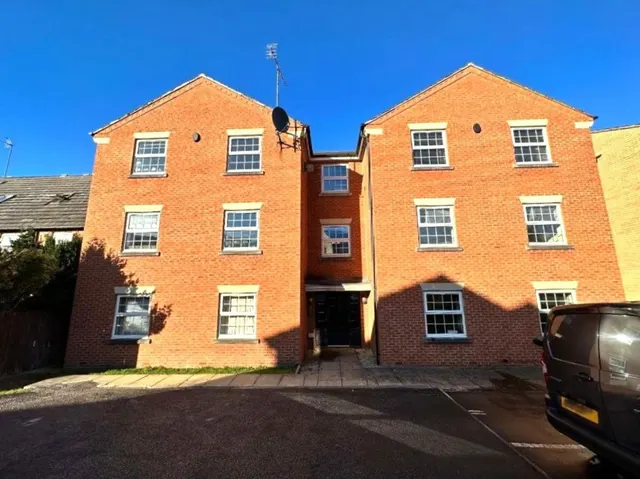 Vienna Court, Churwell, photo 1