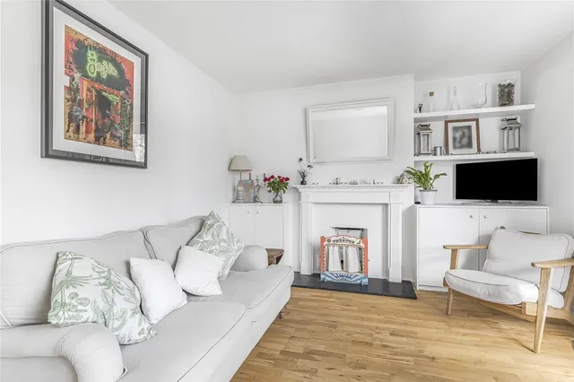 Photo 3 — Sulivan Court, Broomhouse Lane, Fulham, London, SW6