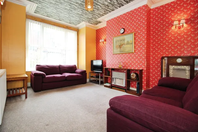 Photo 2 — Hessle Terrace, Leeds