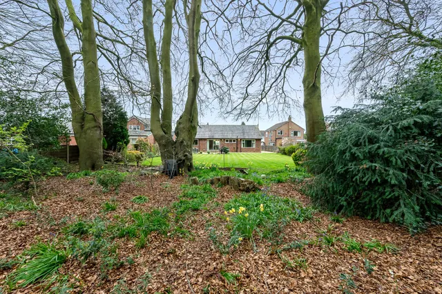 Taunton Road, Sale, photo 3