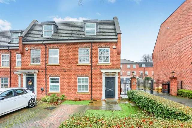 Langley Park Road, Sutton, Surrey, SM2 5HF, photo 1