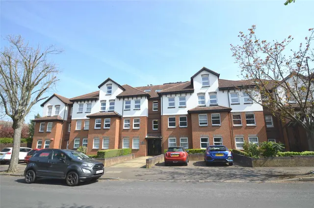 Photo 2 — Overton Road, Sutton, Surrey, SM26QE