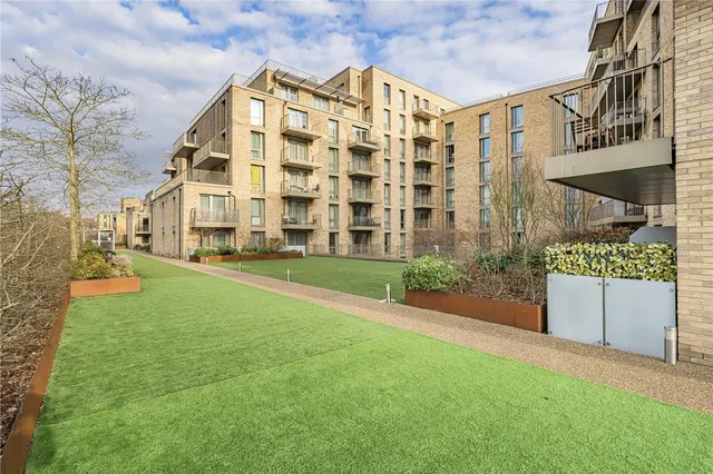 Garnet Place, West Drayton, UB7, photo 1