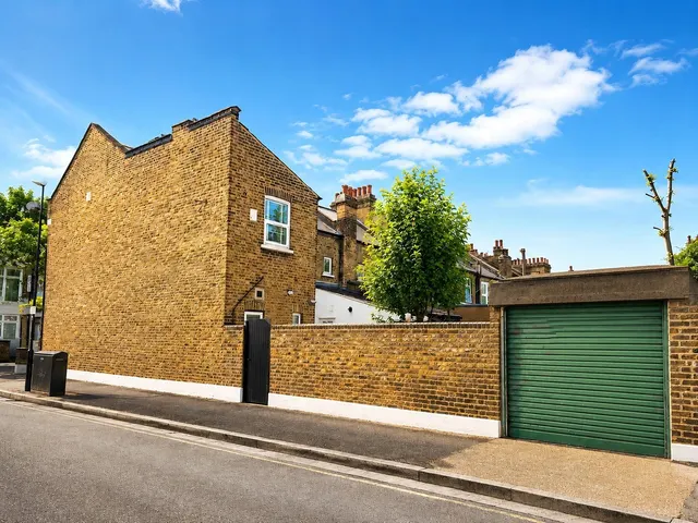 Clacton Road, East Ham, London, E6, photo 1