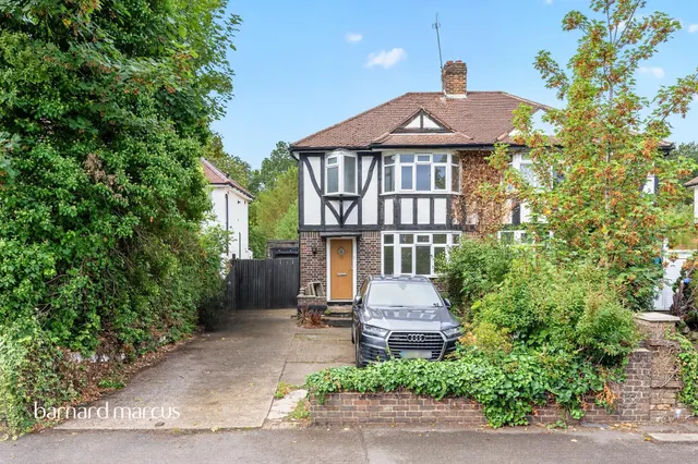 Beverley Way, London, photo 1