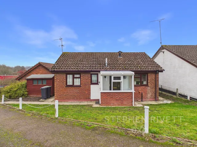 2 bedroom house — Chequers Rise, Great Blakenham