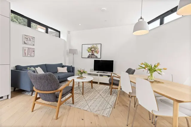 Cavendish Road, London, SW12 0PJ, photo 1