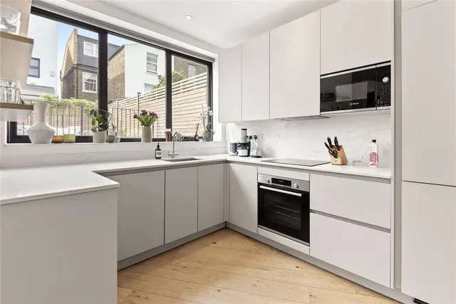 Photo 2 — Cavendish Road, London, SW12 0PJ