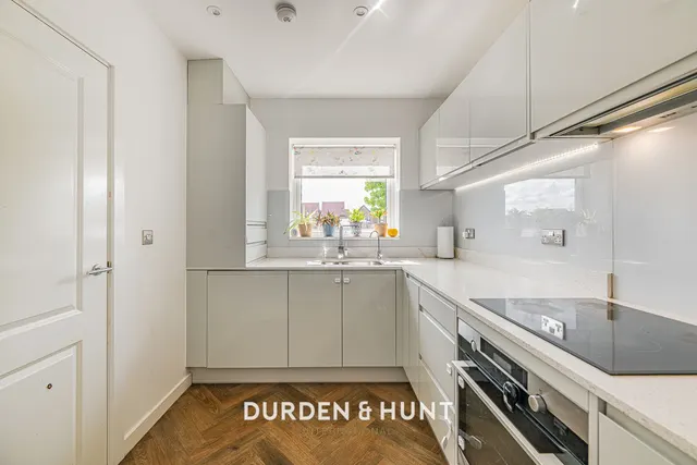 Finlay Gardens, Hornchurch, RM12, photo 2
