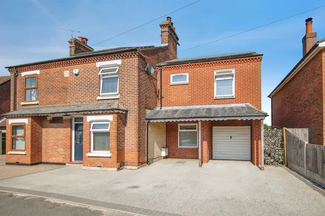 St. Johns Road, Colchester, photo 1