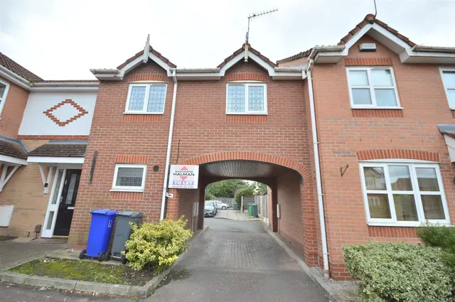 Dowland Close, Manchester, photo 1