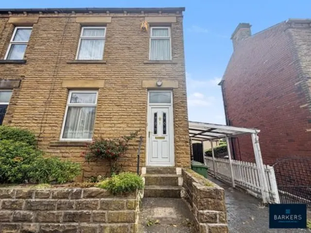 Cambridge Street, Heckmondwike WF16 0BH, photo 1