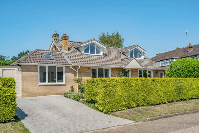 Turnoak Avenue, Woking, GU22, photo 1