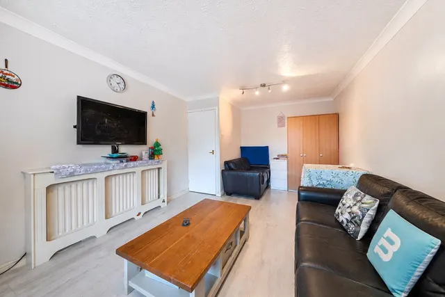 Angles Road, London, SW16 2UP, photo 1