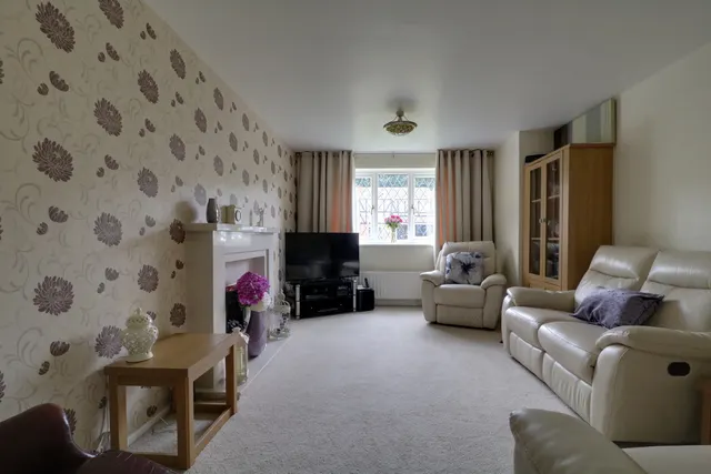 Hornet Way, Telford, photo 3